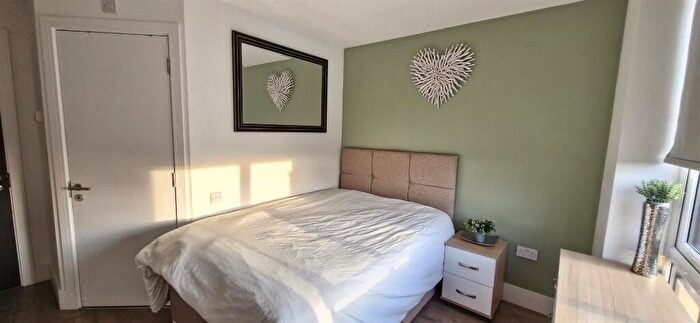 5 Bedroom Apartment To Rent In Queens Road East, NG9