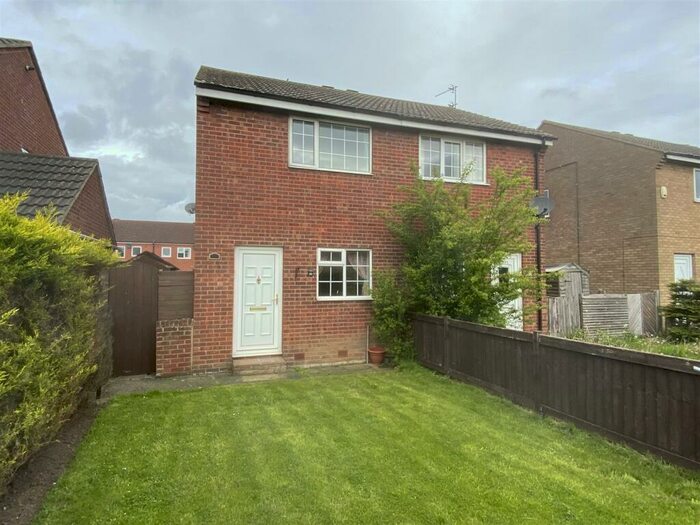 2 Bedroom Semi-Detached House To Rent In Silvertree Walk, Goole, DN14