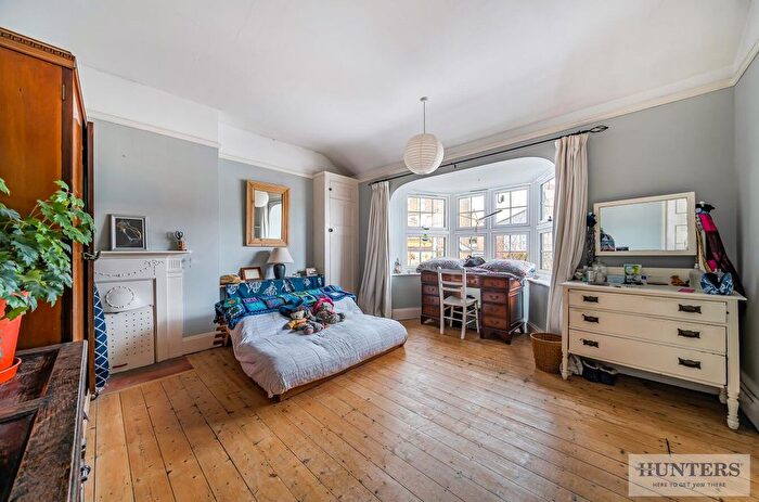 3 Bedroom End Of Terrace House For Sale In Bostall Lane, London, SE2