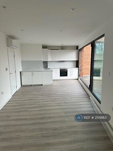 3 Bedroom Flat To Rent In Ramster House, London, SE20