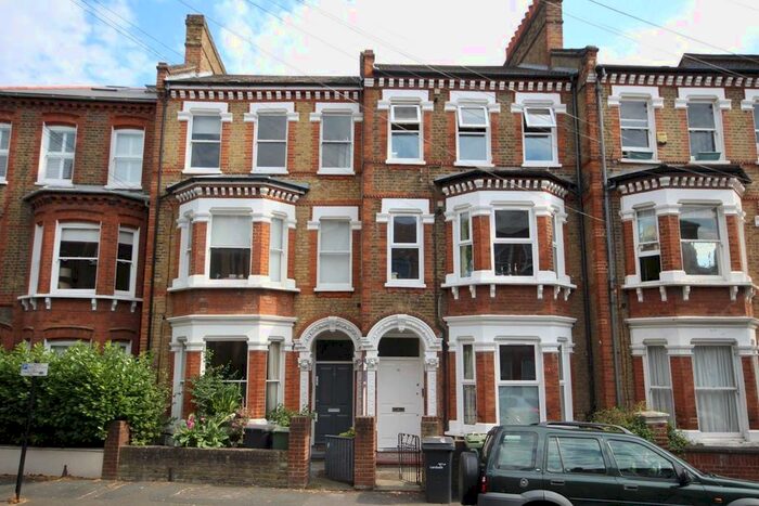3 Bedroom Flat To Rent In Kendoa Road, London, SW4