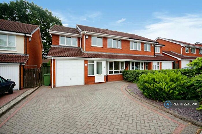 5 Bedroom Semi-Detached House To Rent In Woodbury Grove, Solihull, B91