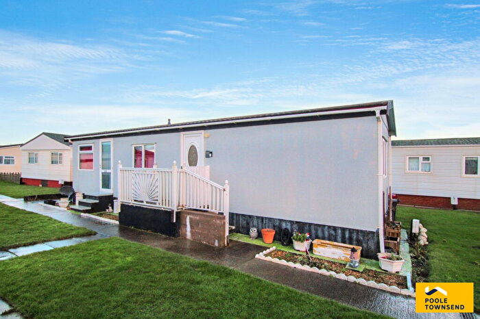 2 Bedroom Chalet For Sale In West Shore Park, Walney, Barrow-in-furness, LA14