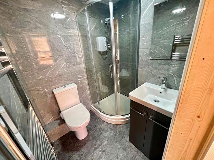 3 Bedroom Property To Rent In Pearson Terrace, Hyde Park, Leeds, LS6