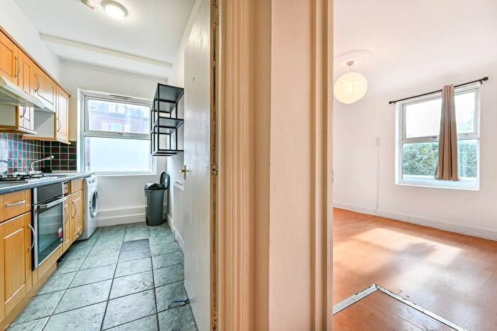 1 Bedroom Flat To Rent In Upper Clapton Road, Clapton, London, E5