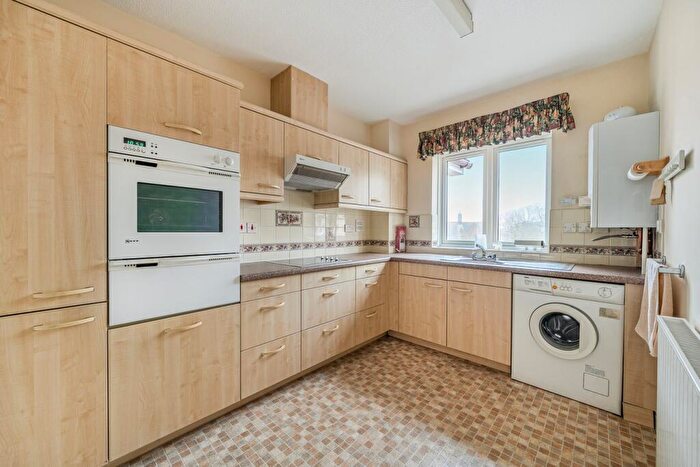 2 Bedroom Retirement Property For Sale In Four Oaks Road, Sutton Coldfield, B74