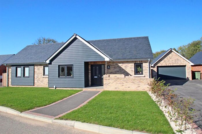 4 Bedroom Detached Bungalow To Rent In Reynards Place, Palmers Road, Wootton Bridge, PO33