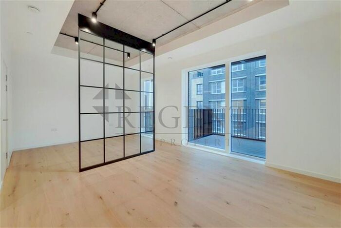 Studio To Rent In Dulke House, Goodluck Hope Walk E14