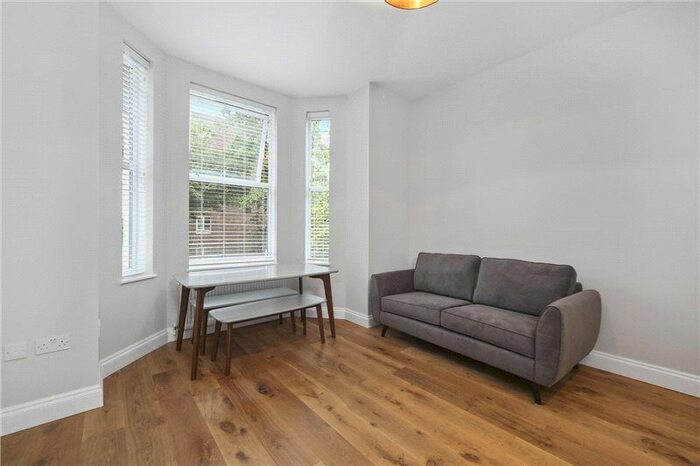2 Bedroom Flat To Rent In Loftus Road, Shepherds Bush, London, W12