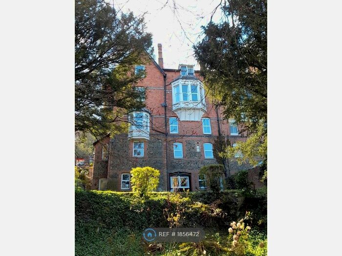 2 Bedroom Flat To Rent In Blackmore House, Malvern Wells, WR14