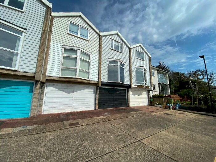 2 Bedroom House To Rent In Leigh Hill Close, Leigh-On-Sea, Essex, SS9