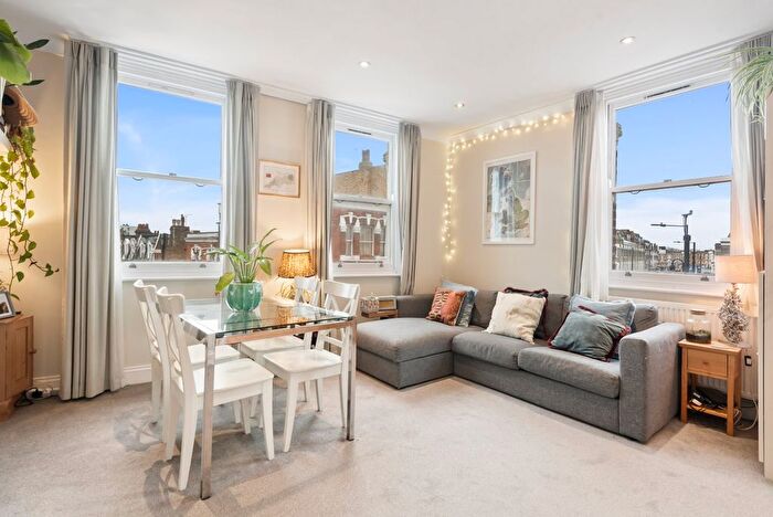 2 Bedroom Flat For Sale In Fulham Road, Fulham, SW6