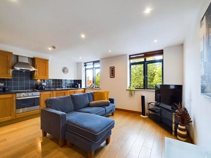 2 Bedroom Maisonette To Rent In Almorah Rd, London, N1