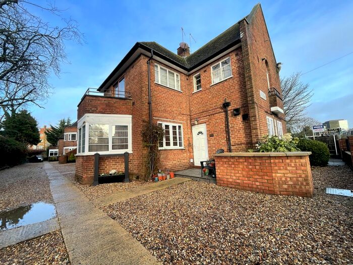 1 Bedroom Flat To Rent In Elm Court, Albert Road South, Watford, WD17