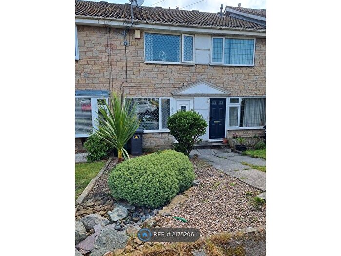2 Bedroom Terraced House To Rent In Elm Tree Close, Liversedge, WF15