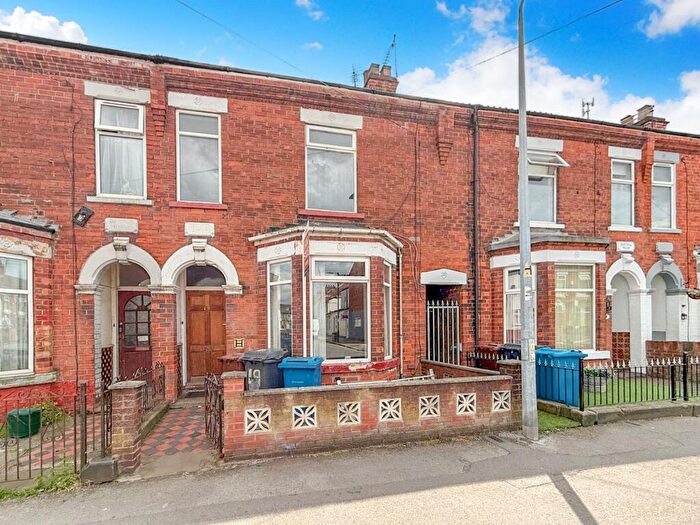 3 Bedroom Terraced House For Sale In Cholmley Street, Hull, HU3