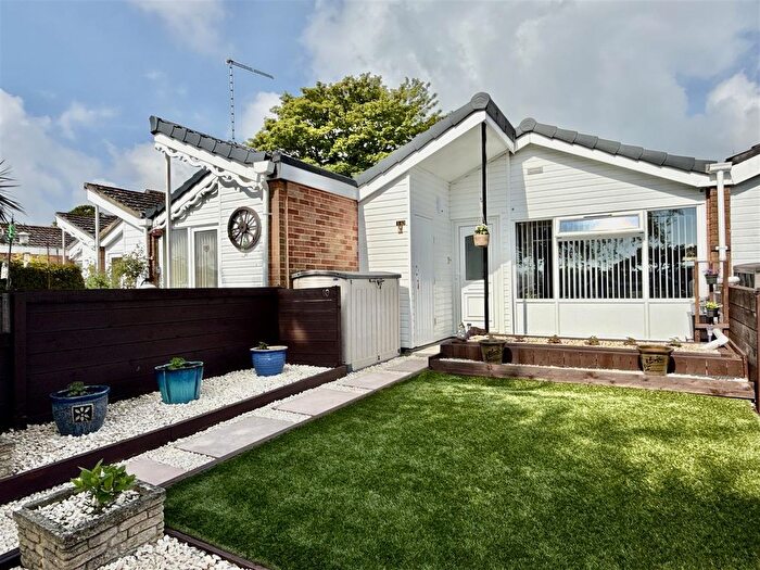 2 Bedroom Terraced Bungalow For Sale In Cumber Drive, Brixham, TQ5