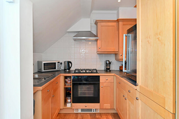 2 Bedroom Flat To Rent In Dunbar Wharf, - Narrow Street, London, E14