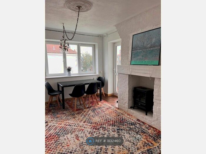 3 Bedroom Flat To Rent In Dyson House, London, SE10