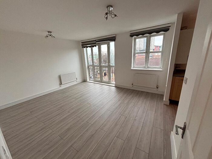 1 Bedroom Flat To Rent In Gareth Drive, London, N9