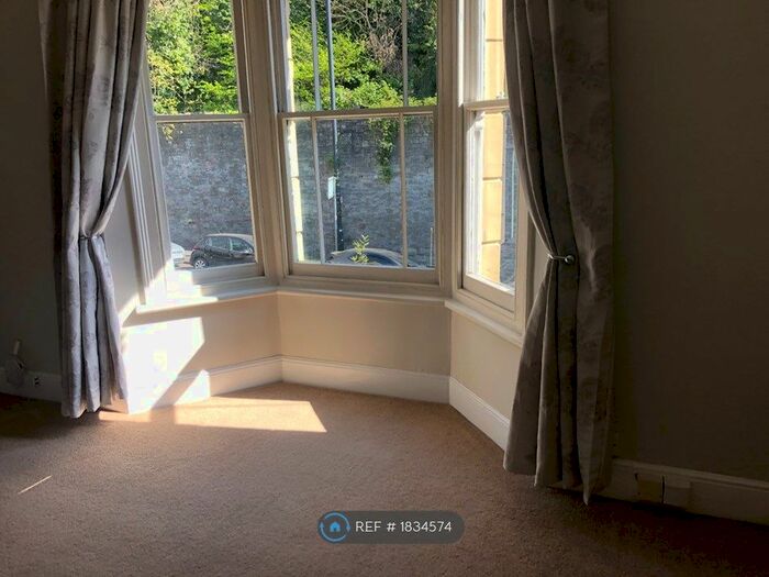 2 Bedroom Maisonette To Rent In Jacobs Wells Road, Bristol, BS8