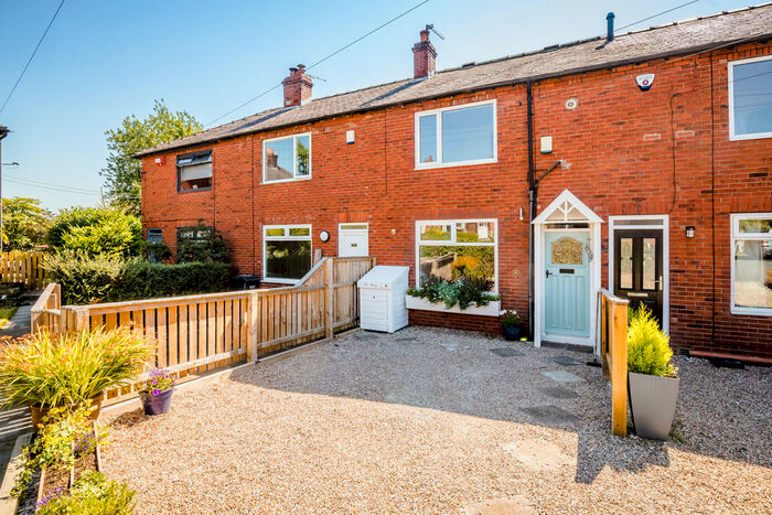 3 Bedroom Terraced House For Sale In Watford Avenue, Norwood Green, HX3