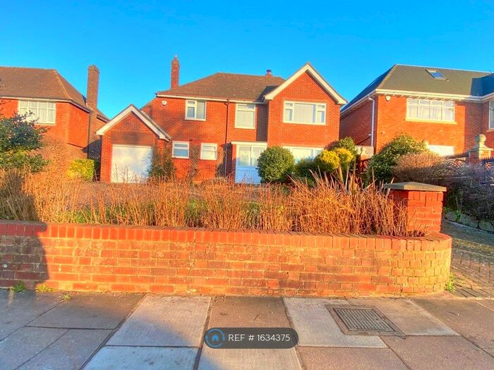 4 Bedroom Detached House To Rent In Old Bedford Road, Luton, LU2