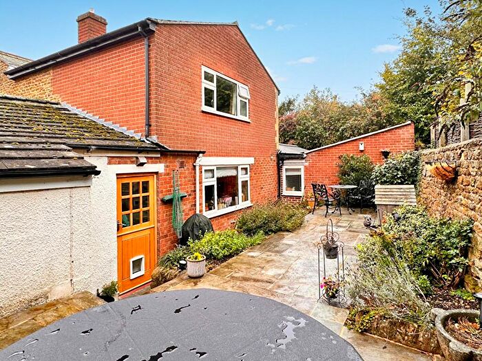 3 Bedroom Cottage For Sale In Main Street, Wymondham, LE14