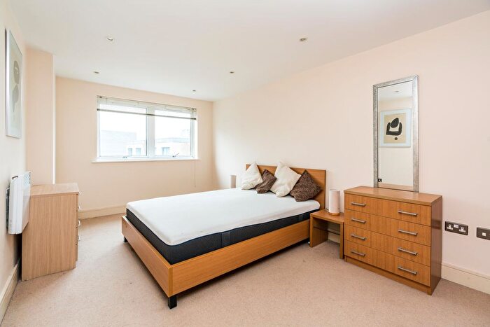 1 Bedroom Flat To Rent In Long Lane, London, SE1