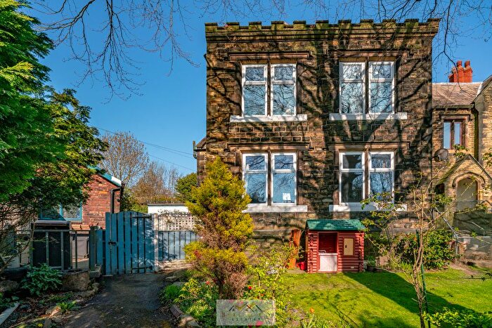 3 Bedroom End Of Terrace House For Sale In Station Road, Barrow Hill, Chesterfield, S43