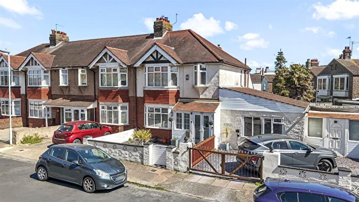 4 Bedroom Property For Sale In Normandy Road, Worthing, BN14