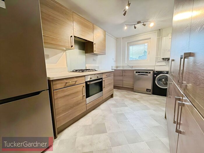 2 Bedroom Property To Rent In Capper Road, Cambridge, CB25