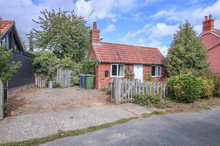 1 Bedroom Cottage For Sale In Church Road, Theberton, IP16