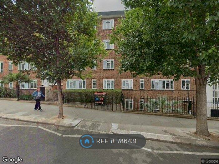 3 Bedroom Flat To Rent In Ledbury House, London, W11