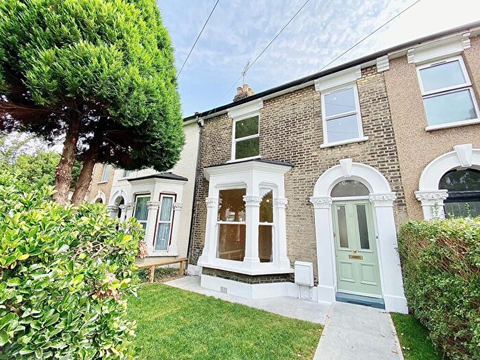 3 Bedroom House To Rent In Albany Road, Manor Park, E12