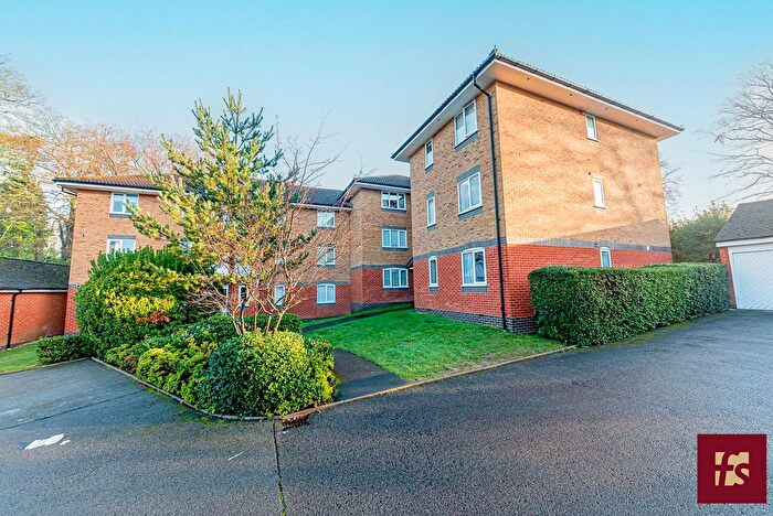 1 Bedroom Flat For Sale In Masefield Gardens, Crowthorne, Berkshire, RG45