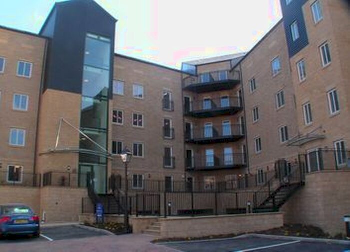 1 Bedroom Flat To Rent In Ellis Court, Dewsbury, WF13