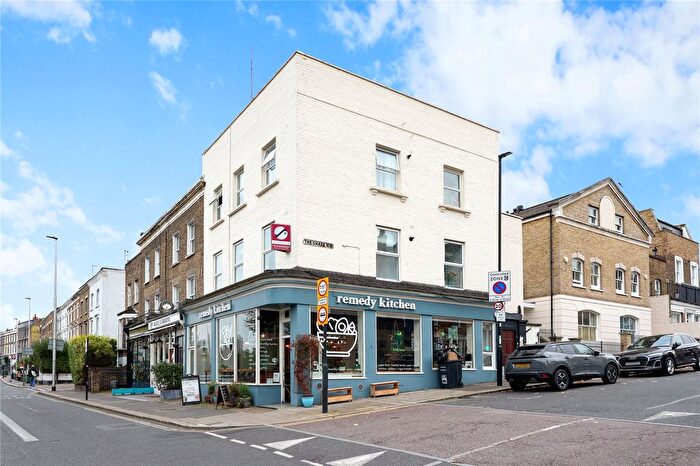 2 Bedroom Flat To Rent In Wandsworth Road, Clapham, London, SW4
