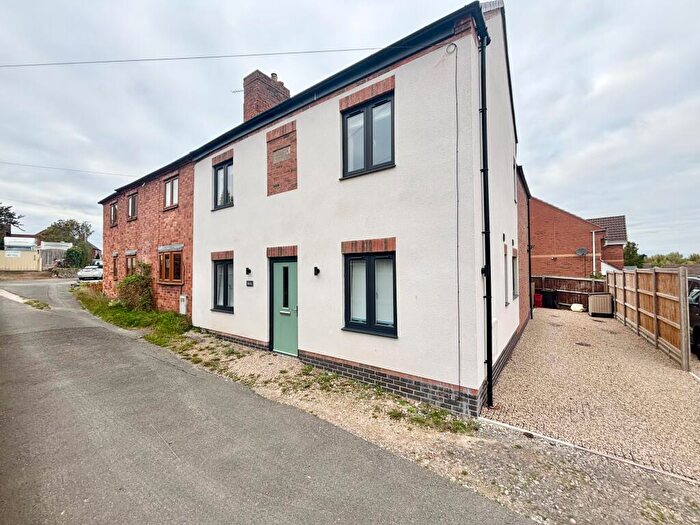 3 Bedroom Semi-Detached House To Rent In New Street, Donisthorpe, DE12