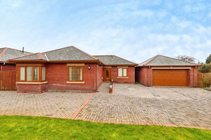 4 Bedroom Bungalow For Sale In Clos Ty Gwyn, Dafen, Llanelli, Carmarthenshire, SA14