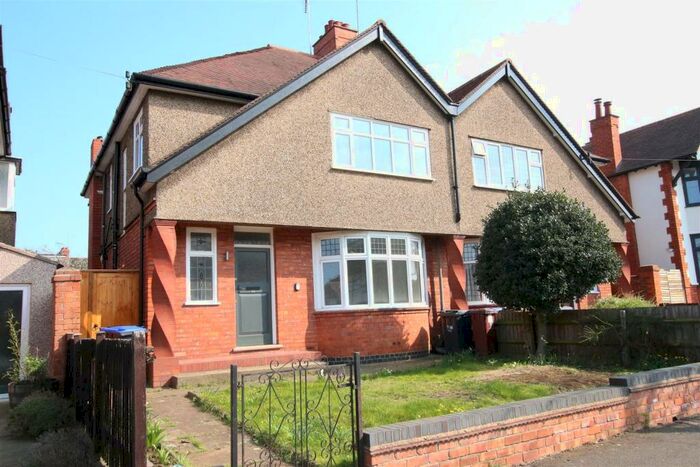 4 Bedroom House To Rent In Park Avenue North, Northampton, NN3