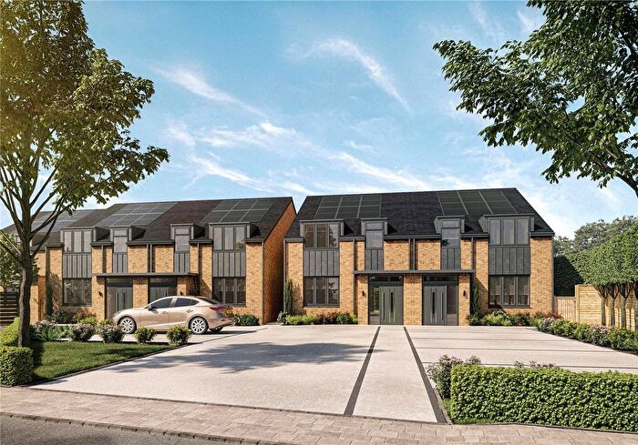 4 Bedroom Semi-Detached House For Sale In Brentfield Road, Dartford, Kent, DA1