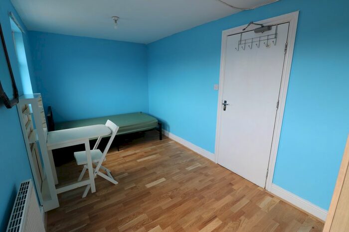 1 Bedroom Flat To Rent In Cecil Avenue, Barking, Essex, IG11