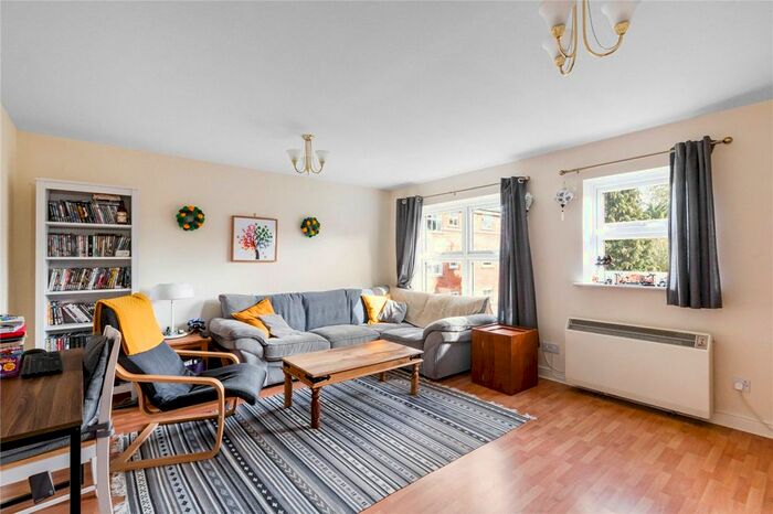 2 Bedroom Flat To Rent In Massingberd Way, London, SW17