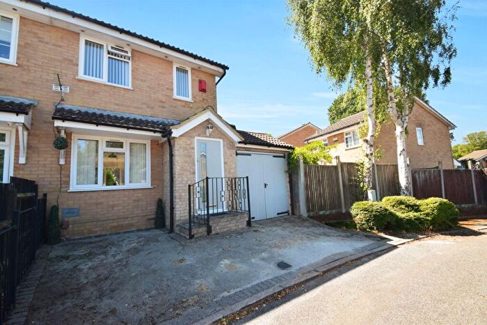 2 Bedroom Semi Detached House For Sale In Galena Close, Walderslade Woods, Chatham, ME5
