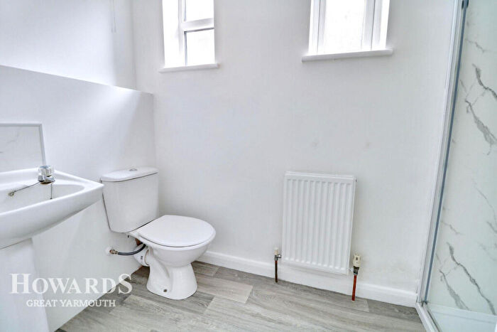 3 Bedroom Terraced House For Sale In Beach Road, Caister-on-Sea, NR30