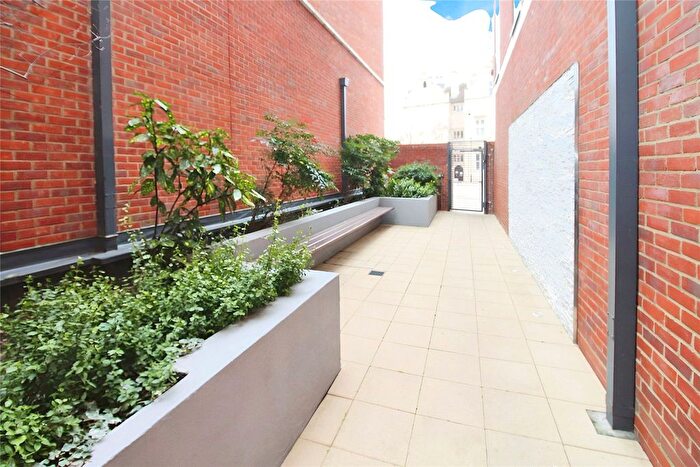 1 Bedroom Flat To Rent In Riverside Square, Bedford, Bedfordshire, MK40
