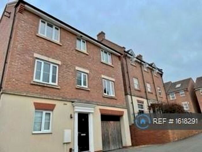 4 Bedroom Detached House To Rent In Foxtail Way, Northampton, NN5