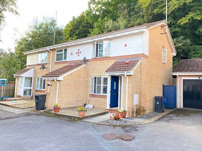2 Bedroom End Of Terrace House To Rent In Humphrys Barton, Bristol, BS4