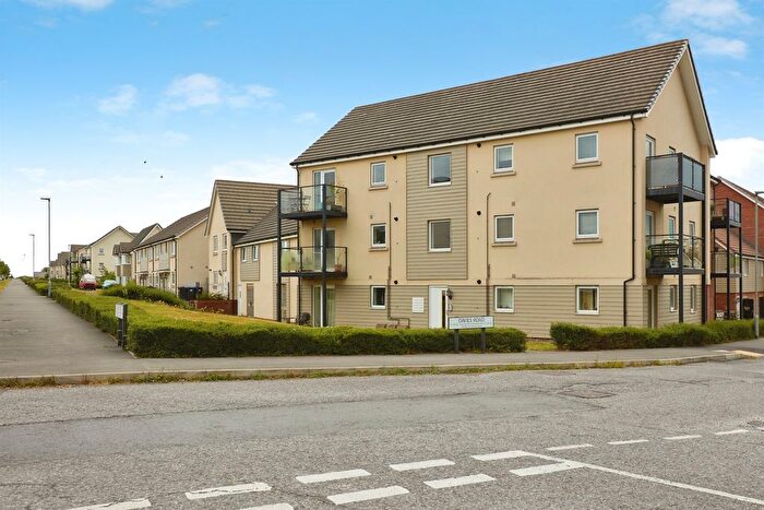 1 Bedroom Flat For Sale In Davies Road, Longhedge, Salisbury, SP4